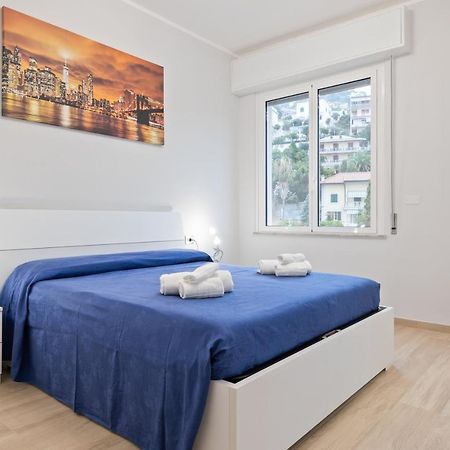 Modern Flat 250 Mt From The Sea - Albissola Marina Apartman Kültér fotó